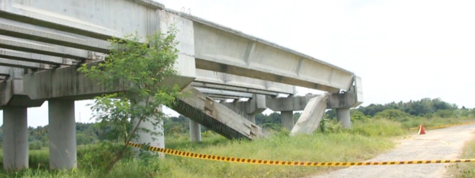 Section of the Central Expressway collapses